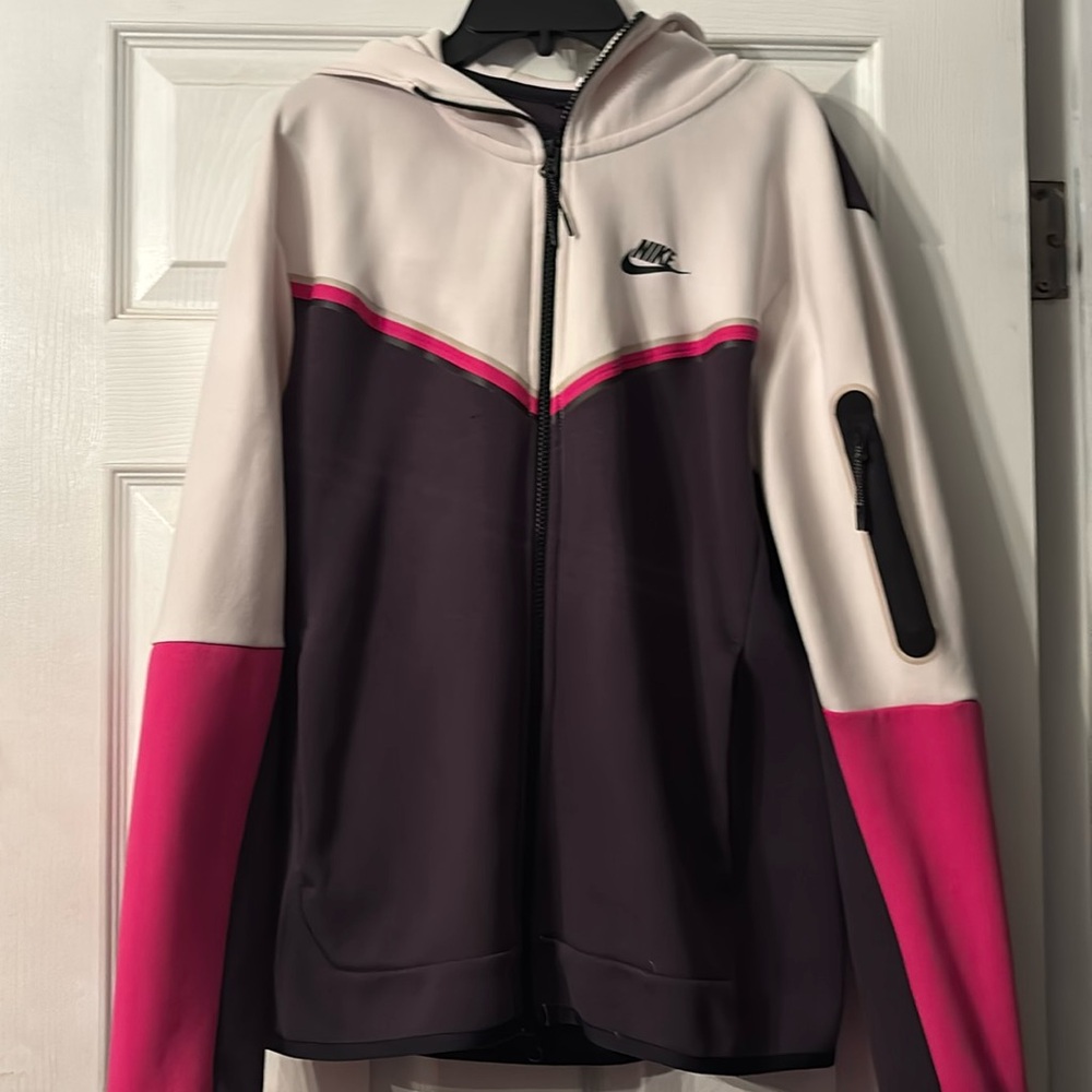 Men’s small Nike tech Jacket
